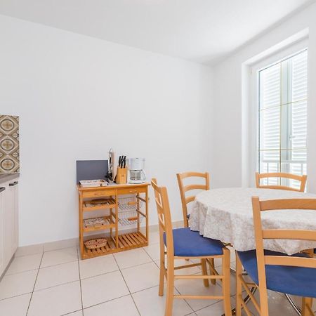 Apartments Melania & Antonia Baska  Ngoại thất bức ảnh