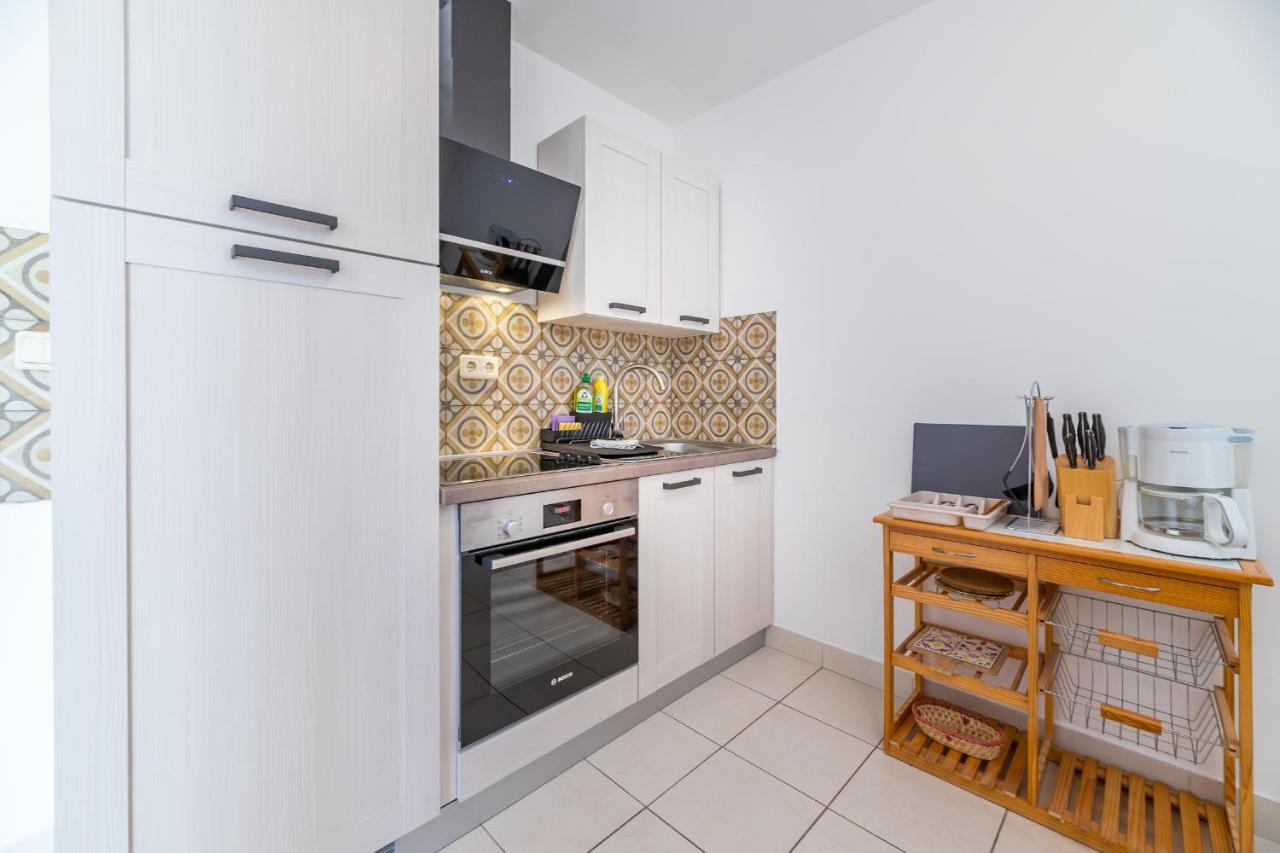 Apartments Melania & Antonia Baska  Ngoại thất bức ảnh