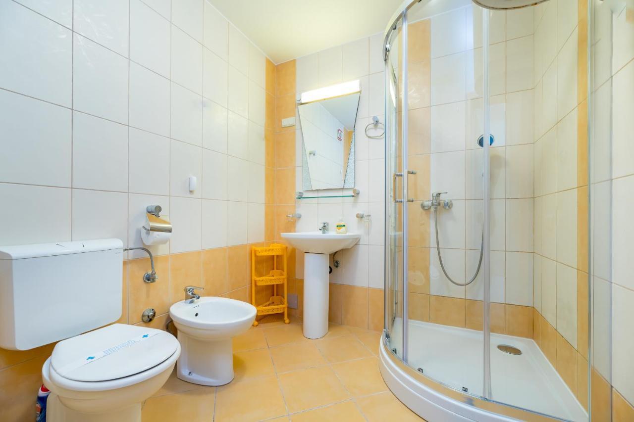 Apartments Melania & Antonia Baska  Ngoại thất bức ảnh