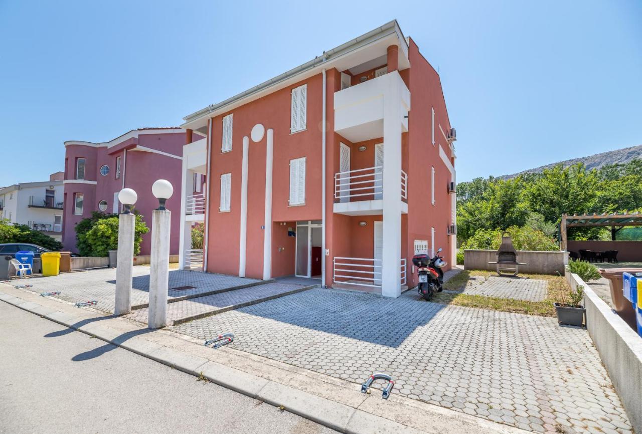 Apartments Melania & Antonia Baska  Ngoại thất bức ảnh