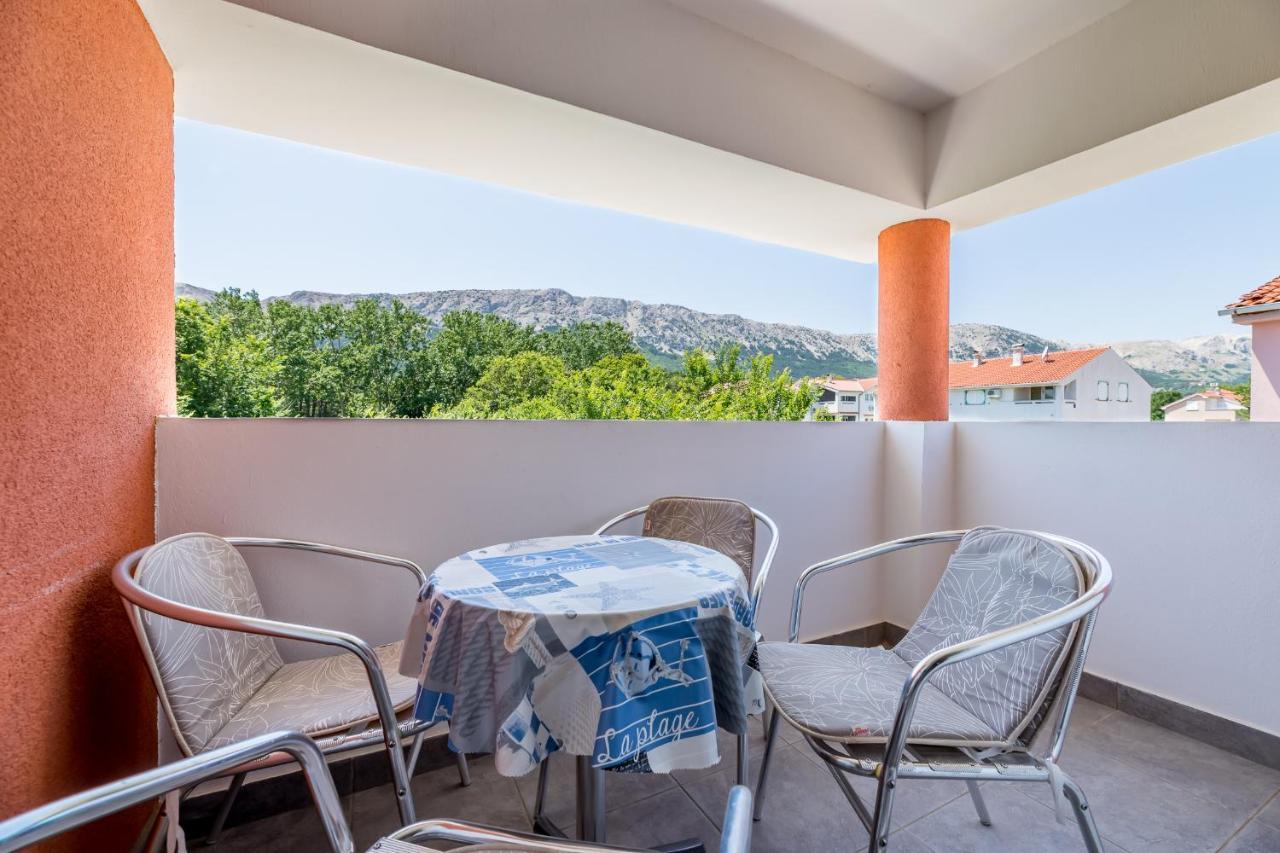 Apartments Melania & Antonia Baska  Ngoại thất bức ảnh