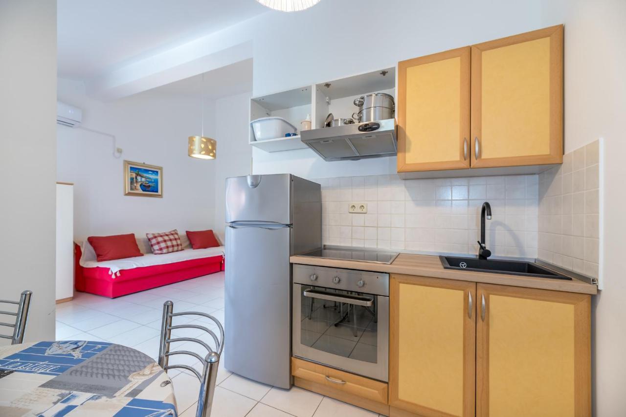 Apartments Melania & Antonia Baska  Ngoại thất bức ảnh