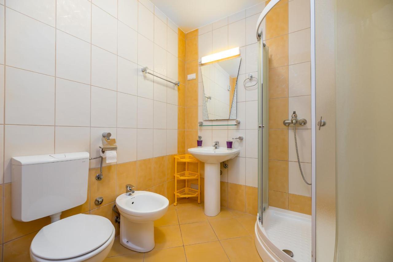 Apartments Melania & Antonia Baska  Ngoại thất bức ảnh